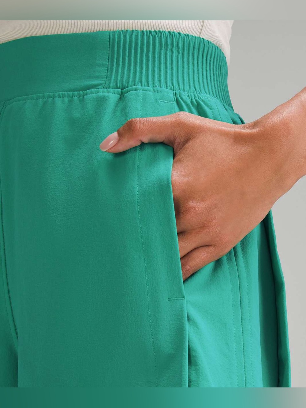 *Final Price*🆕 Lululemon Stretch Woven Relaxed-Fit High-Rise Short 4"Kelly Green - Picture 4 of 8